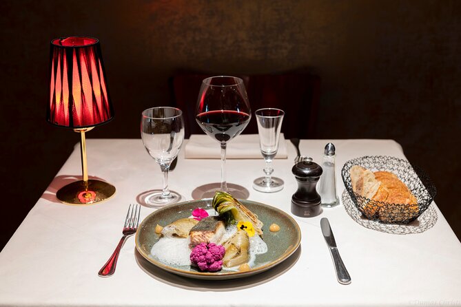 Paris Dinner Show Opera Bel Canto - Language, atmosphere, and the cold-room warning