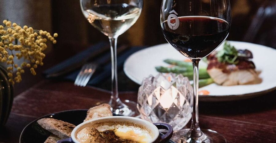 Paris: Dinner with Customized Wine Selection - Champagne first, then three French pairings