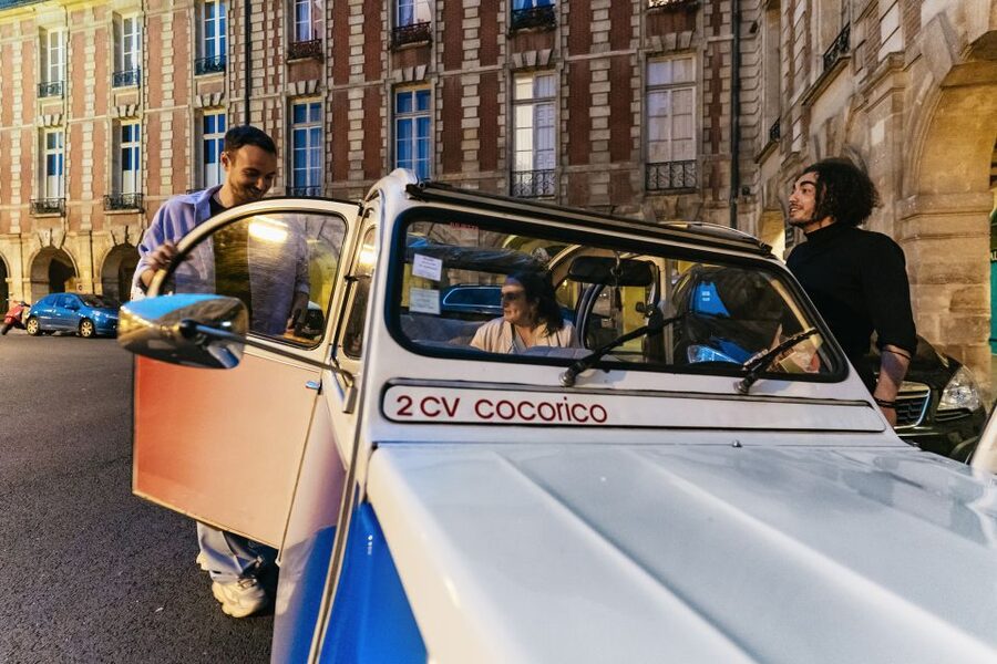 Paris: Discover Paris by Night in a Vintage Car with a Local - Price, duration, and what you receive