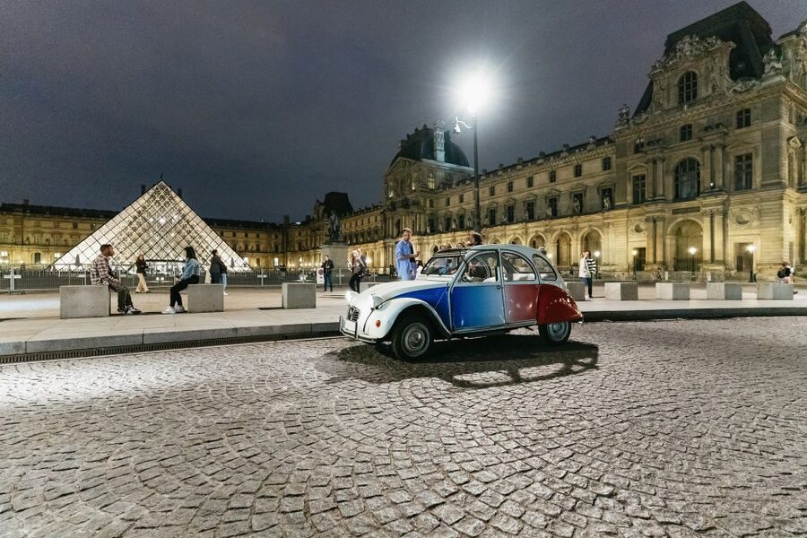 Paris: Discover Paris by Night in a Vintage Car with a Local - The Louvre, Notre Dame, and the historic center