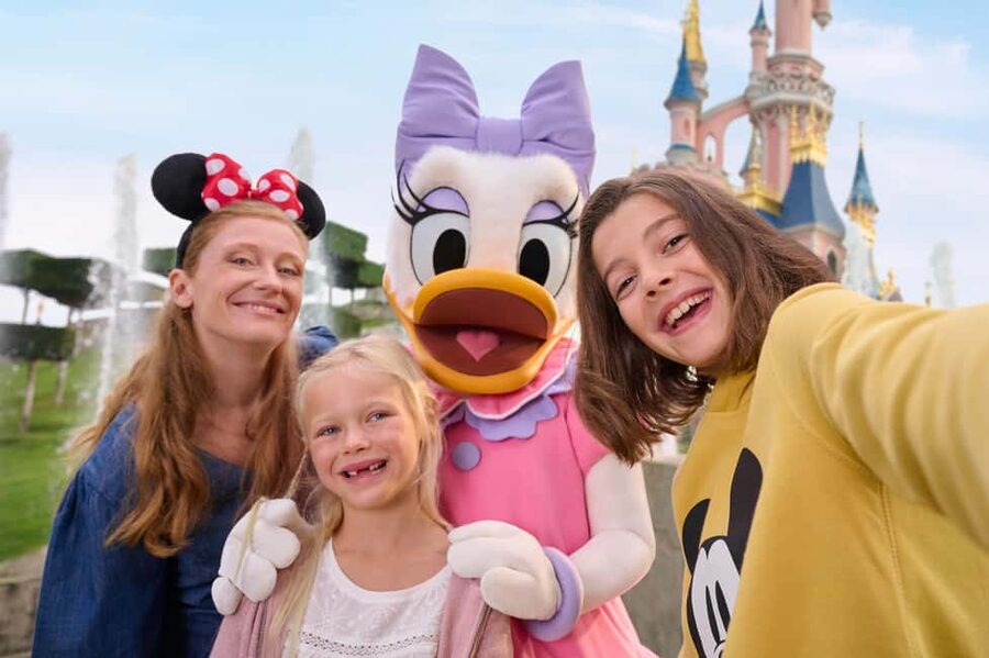 Paris: Disneyland Paris Ticket with Transfer - Key points to know before you book