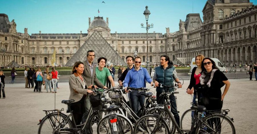 Paris: E-bike tour - Monumental and Hidden Paris - Notre Dame, Île Saint-Louis, and the Seine