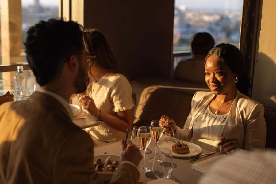 Paris: Early Dinner at Madame Brasserie in the Eiffel Tower - Key points at a glance