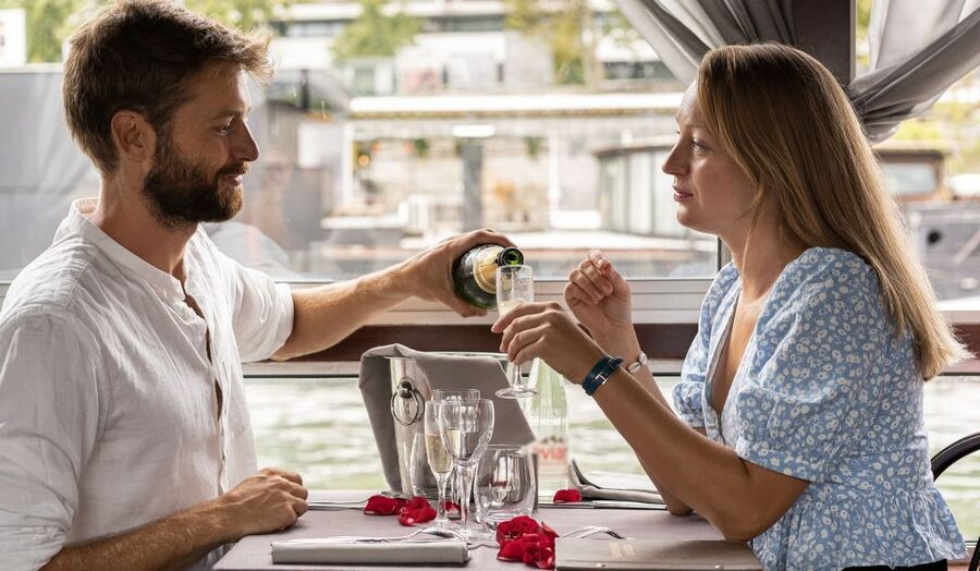 Paris: Early Evening Dinner Cruise on the River Seine - Should you book the Paris early evening dinner cruise?