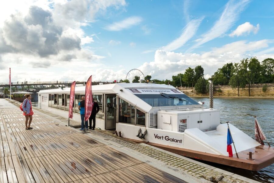 Paris: Early Evening Dinner Cruise on the River Seine - Who will enjoy this short Seine cruise?