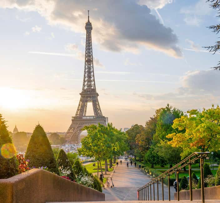 Paris: Eiffel Tower 2nd Floor or Summit Access - The hosted introduction and tower history