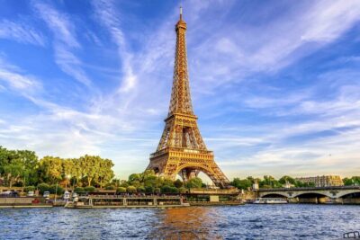 Paris: Eiffel Tower Access by Elevator & Seine River Cruise