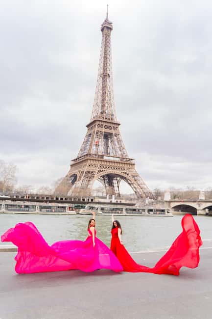 Paris: Eiffel Tower Flying-Dress Photoshoot jonadress - What this Paris flying-dress session is really like