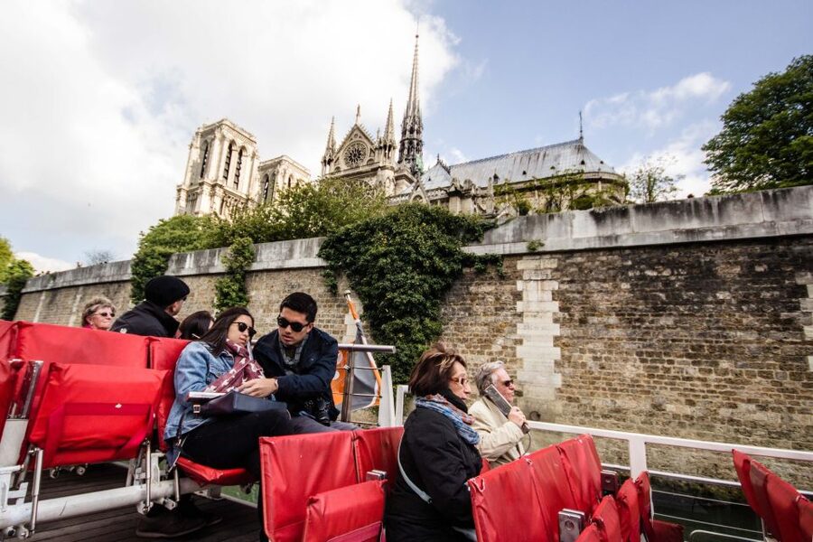 Paris: Eiffel Tower Hosted Tour, Seine Cruise and City Tour - Trocadéro Gardens and the first Eiffel Tower view