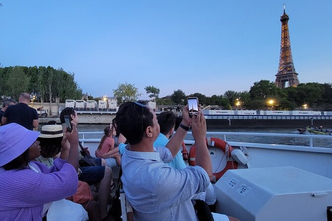 Paris Eiffel Tower, Notre Dame, Louvre and Montmartre Guided Tour - A One-Hour Seine Cruise to Finish