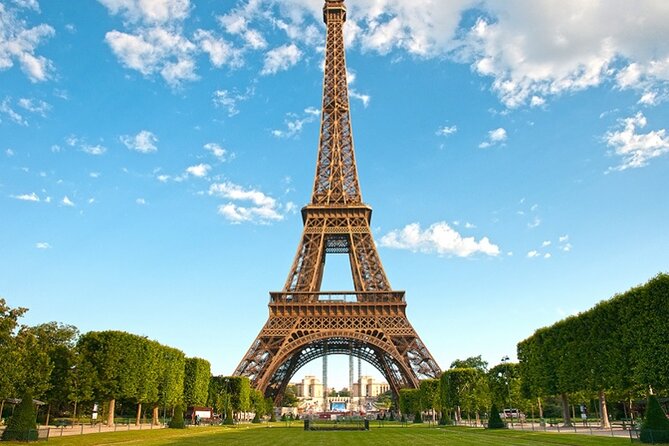 Paris Eiffel Tower, Notre Dame, Louvre and Montmartre Guided Tour - How Much Walking Should You Expect?