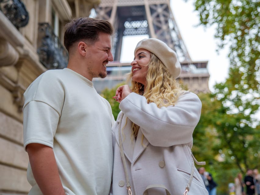 Paris: Eiffel Tower Photoshoot with a Professional - Accessibility, transport, and cancellation details