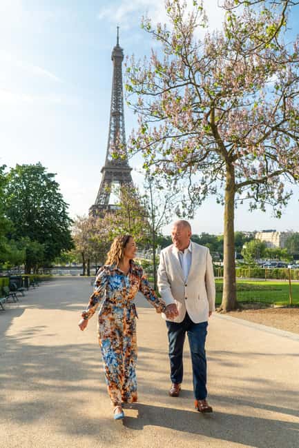 Paris: Eiffel Tower Private Professional Photoshoot - Key details to know before booking
