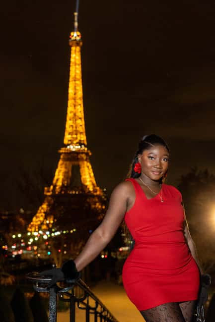 Paris: Eiffel Tower Private Professional Photoshoot - The 24-hour photo delivery