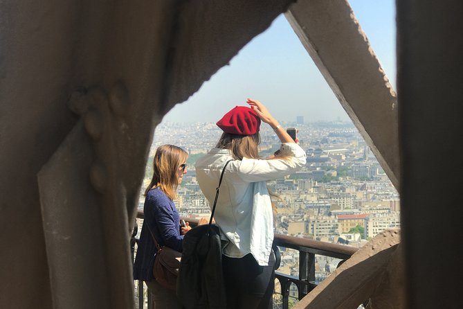 Paris: Eiffel Tower Summit Access - The short walk and opening commentary