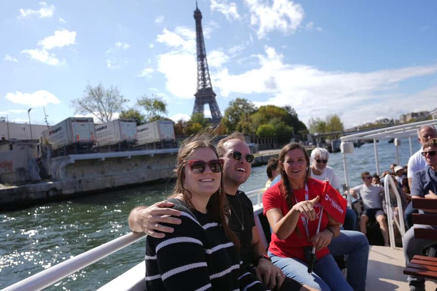 Paris: Eiffel Tower Tour & River Cruise with Summit Option - Cruising the Seine past Paris icons