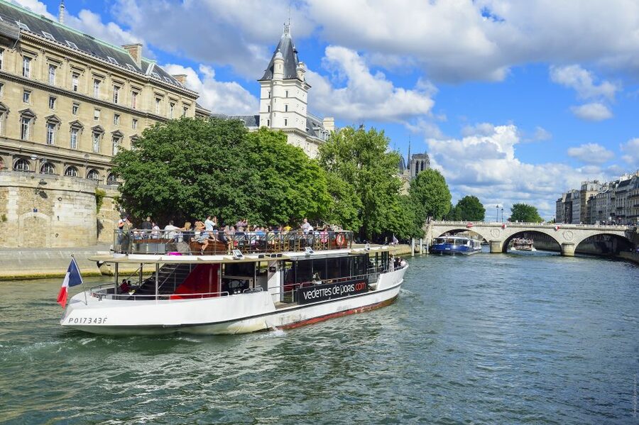 Paris: Eiffel Tower Tour & Seine River Cruise Tour - Practical Tips for a Smoother Visit