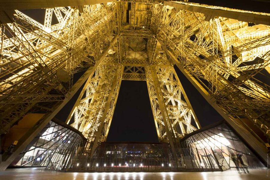 Paris: Elegant Dinner with Drinks in the Eiffel Tower - The four-course Menu Grande Dame