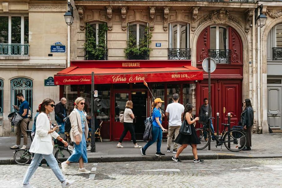 Paris: Emily TV Show Locations Guided Walking Tour - Place de Valois and Savoir’s polished setting