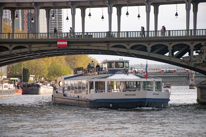 Paris en Scene 3 Course Seine River Dinner Cruise - What this Seine dinner cruise is really offering