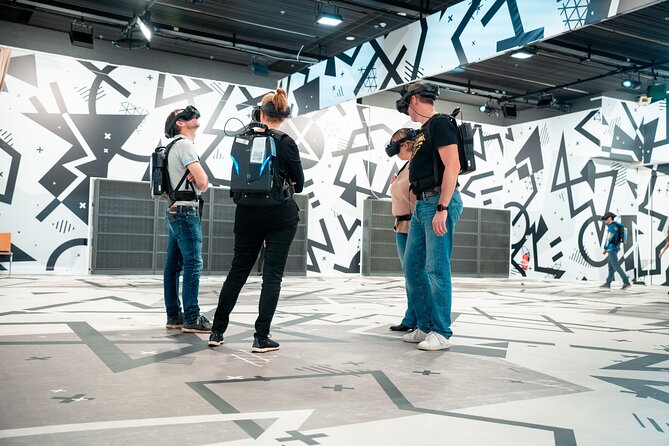 Paris Eternelle Notre-Dame Virtual Reality Tour - A small group, with one important service warning