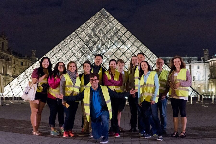 Paris: Evening Bike and Boat Tour - An hour on the Seine with a different view