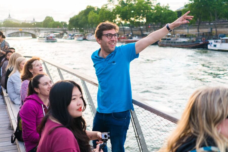 Paris: Evening Bike and Boat Tour - Who should book this evening tour?