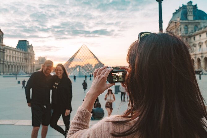 Paris Evening City of Lights Small Group Bike Tour & Boat Cruise - Bridges, grand avenues, and the Eiffel Tower
