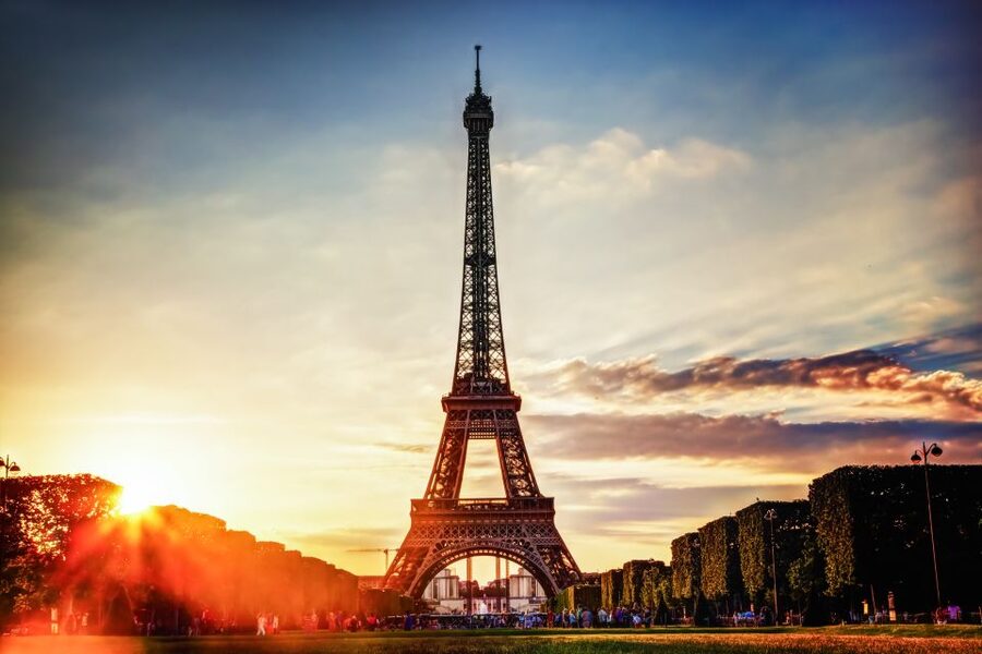 Paris: Evening Sightseeing Tour and Moulin Rouge Show - Who will enjoy this evening most?
