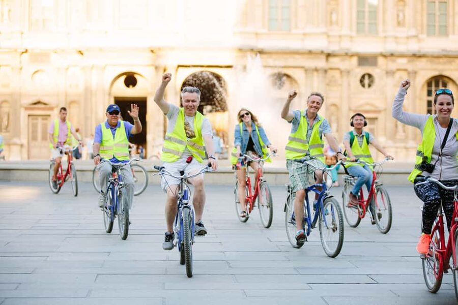 Paris Evening Snapshot Bike Tour - Who Should Book This Paris Bike Ride?