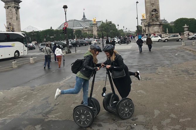 Paris: Experience Segway Top Highlights Small Group 2 Hours - Finishing at the Eiffel Tower