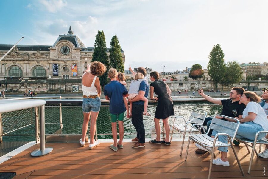 Paris: Family-Friendly River Seine Guided Cruise - Why the electric boat matters