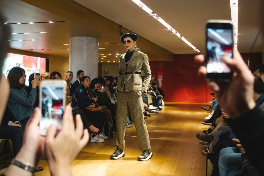 Paris: Fashion Show at Galeries Lafayette Haussmann - What happens during the 30-minute presentation