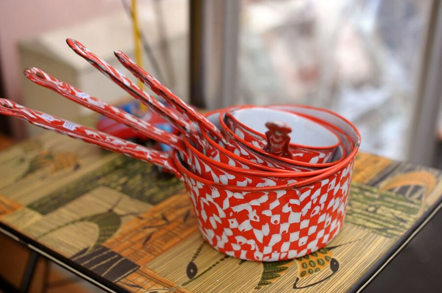 Paris: Flea Market Insider's Tour in Extra-Small Group - Meeting at Porte de Clignancourt