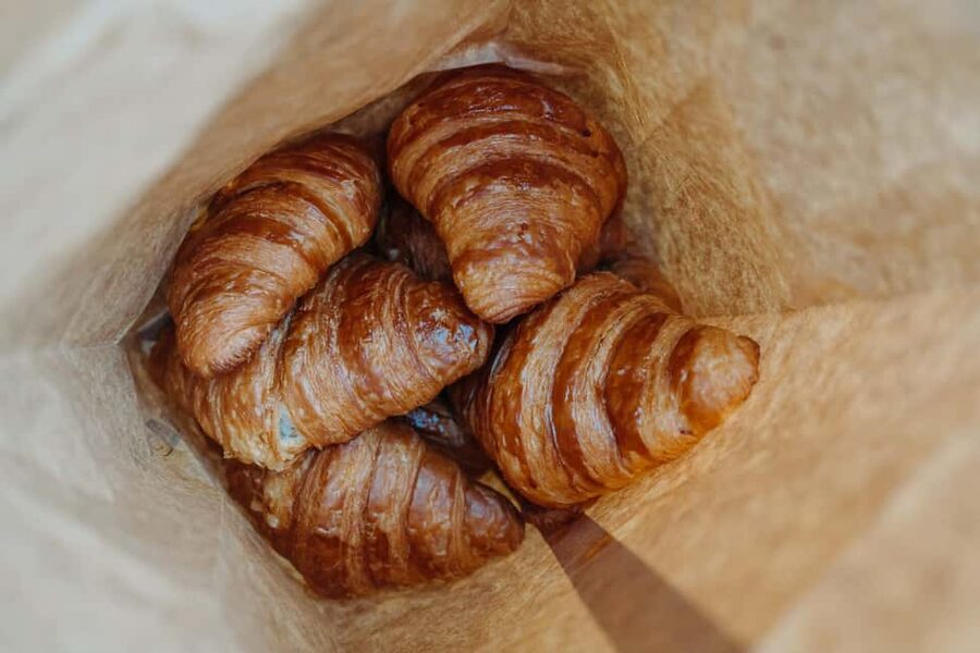 Paris: Food and Wine Tasting Walking Tour in Le Marais - The guide shapes the whole experience