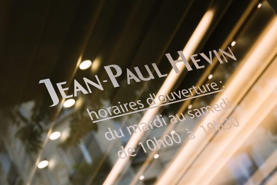 Paris: Food and Wine Tasting Walking Tour in Le Marais - Chocolate and macarons from Jean-Paul Hevin