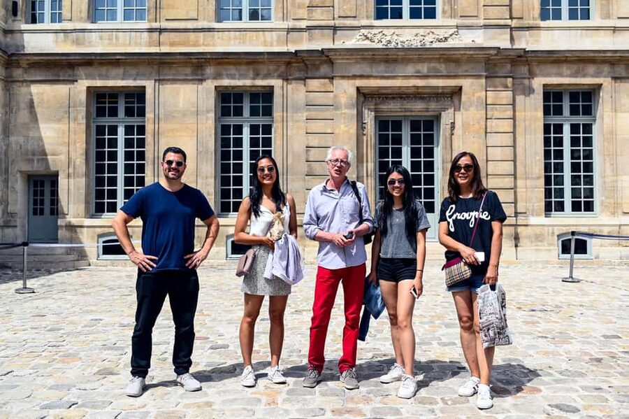 Paris: Food Tour in Le Marais with Tastings - How the small group changes the experience