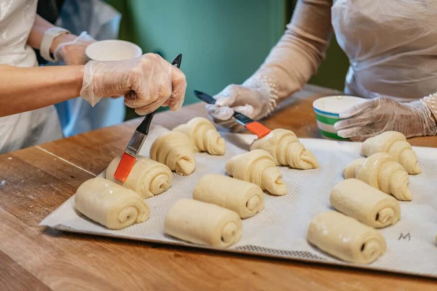 Paris: French Croissant Baking Class with a Chef - Why the small group size matters