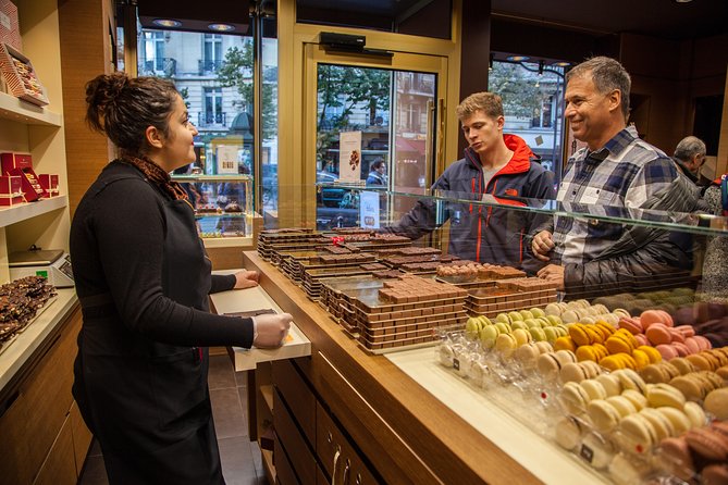 Paris French Sweets Tasting Tour with Pastries and Chocolates - The Marais: shopping streets with a sweeter side
