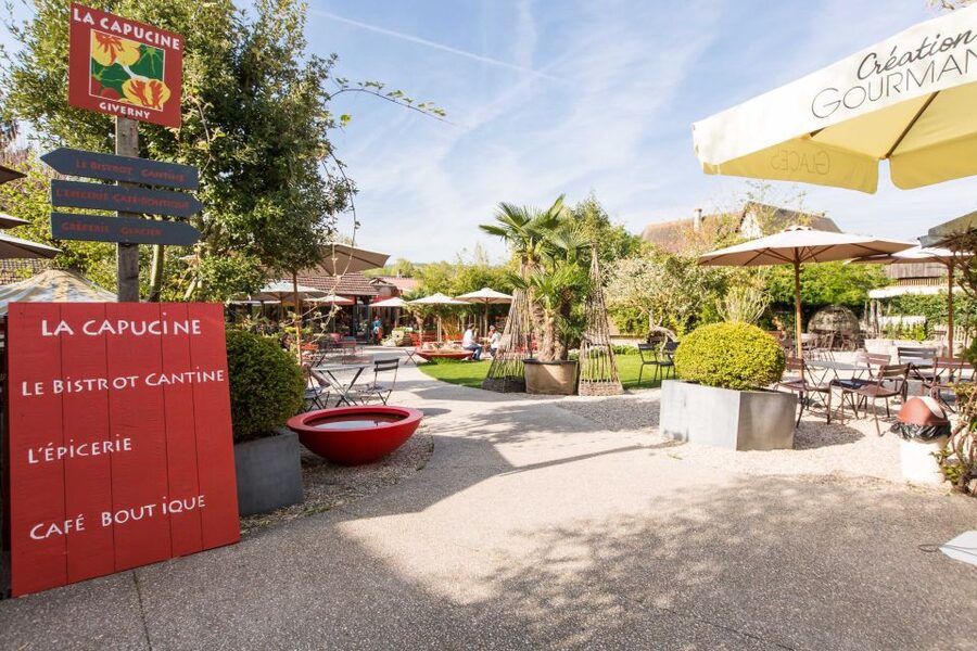 Paris: Giverny & Versailles Small Group or Private Tour - The guides can shape the whole day