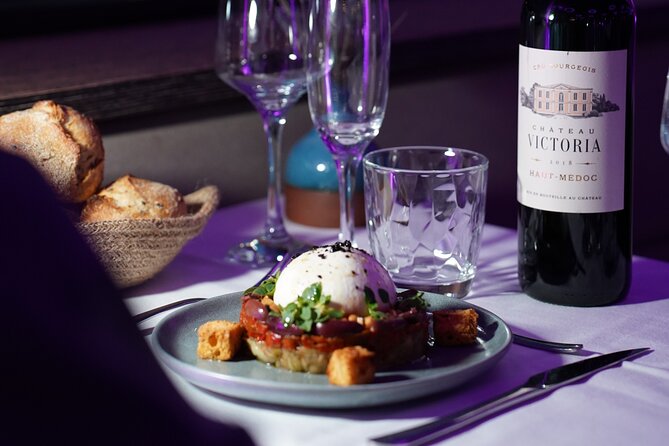 Paris Gourmet Dinner Seine River Cruise with Singer and DJ Set - Bridges that make the route special