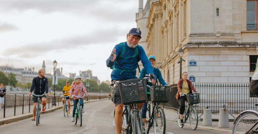 Paris: Guided Bike Tour Like a Local - Why a bike is a smart way to see central Paris