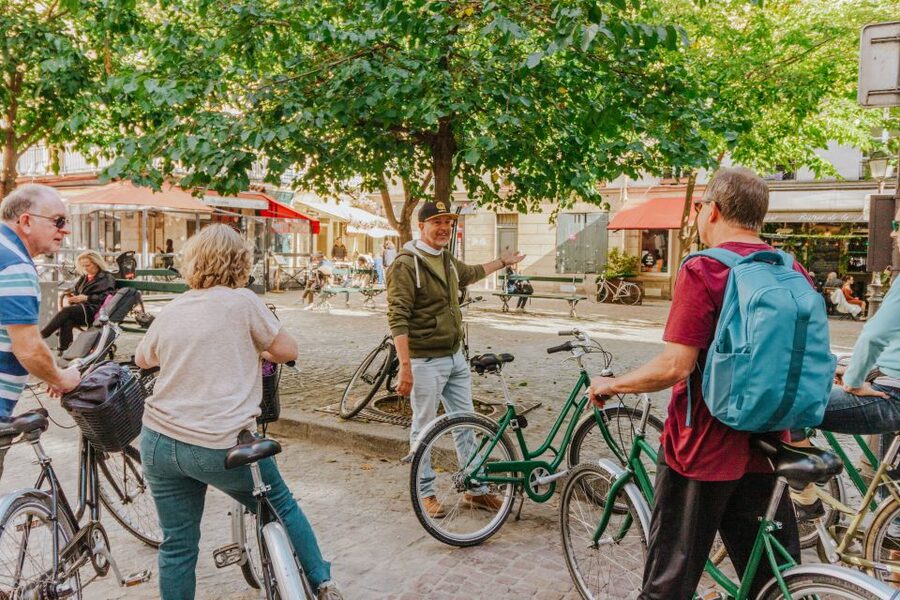 Paris: Guided Bike Tour Like a Local - A stop in the Latin Quarter for coffee or a snack