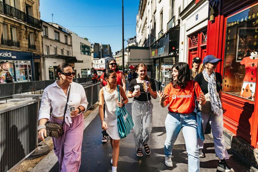 Paris: Hidden Gems of Montmartre with Local Guide - Key points at a glance