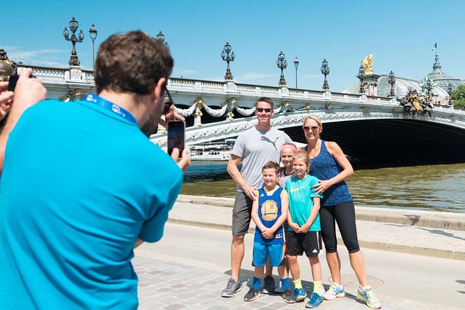 Paris Highlights Bike Tour: Eiffel Tower, Louvre and Notre-Dame - The Louvre and Musée d’Orsay without museum fatigue