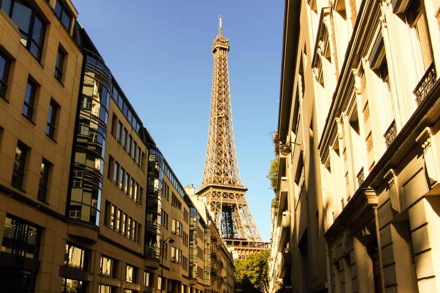 Paris Highlights Full Day Tour - The 90-minute bus ride to Notre Dame