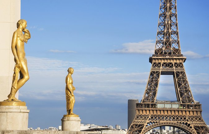 Paris Highlights Immersive Coach Tour - Starting near the Eiffel Tower