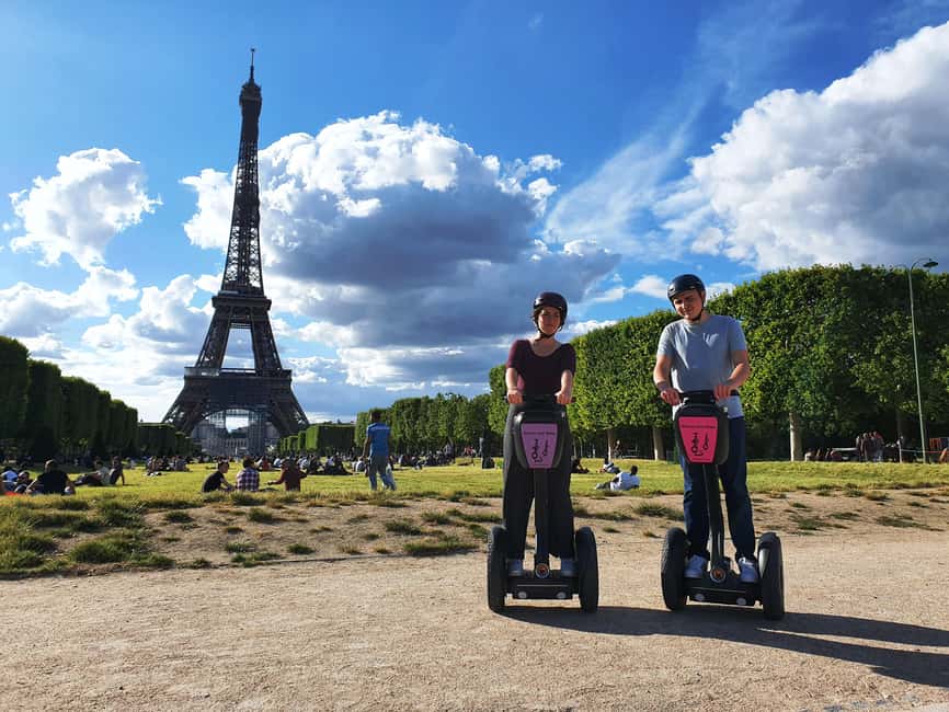 Paris Highlights Segway Tour - Meeting the Segways at Place de Fontenoy