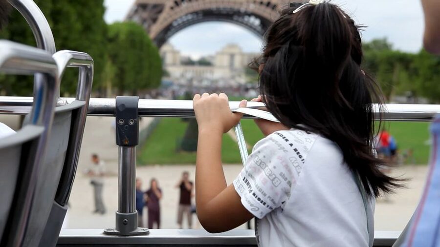 Paris: Hop-on Hop-off Bus Tour & Seine Cruise Bundle Tour - Audio guides, the app, and the walking tours