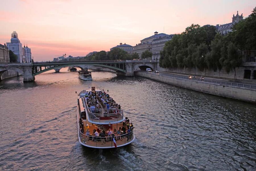 Paris: Hop-on Hop-off Bus Tour & Seine Cruise Bundle Tour - Following the Blue Line from Opéra to the Louvre